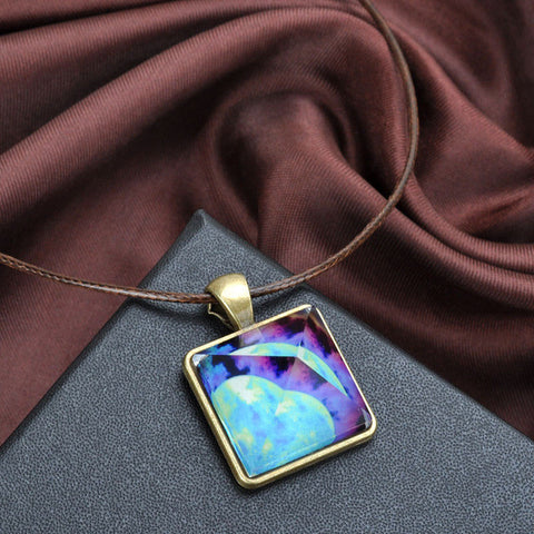 *NEW* Glowing Crystal Pyramid Pendant Necklace